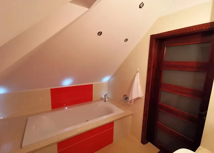 Wypoczynkowy Zielonka -jacuzzi W Sezonie- Willa