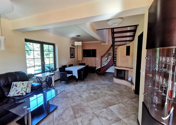 Wypoczynkowy Zielonka -jacuzzi W Sezonie- Willa